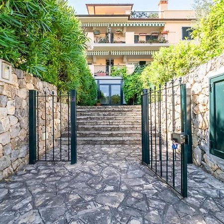 Piana Di Solaro Modern Flat & Swimming Pool Apartment Lerici Exterior foto