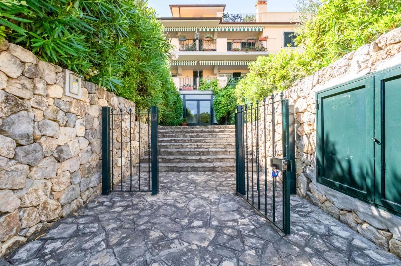 Piana Di Solaro Modern Flat & Swimming Pool Apartment Lerici Exterior foto